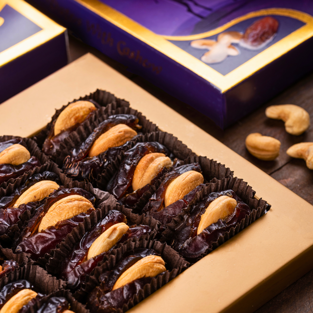 The benefits of Arabian dates with cashew  makes it a perfect healthy snacks for anytime