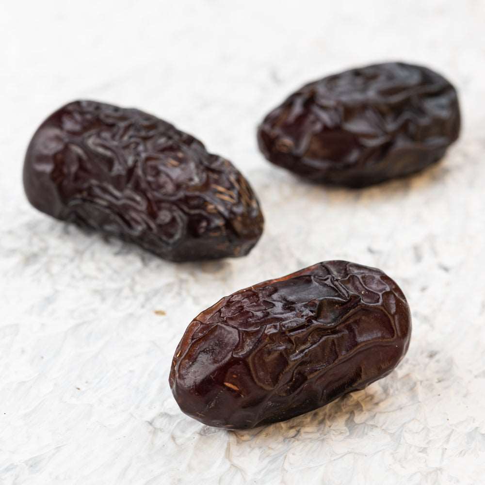 Safawi Dates (Kalmi Khajur) of Saudi Arabia, a Premium Arabian Dates | GetMyDates