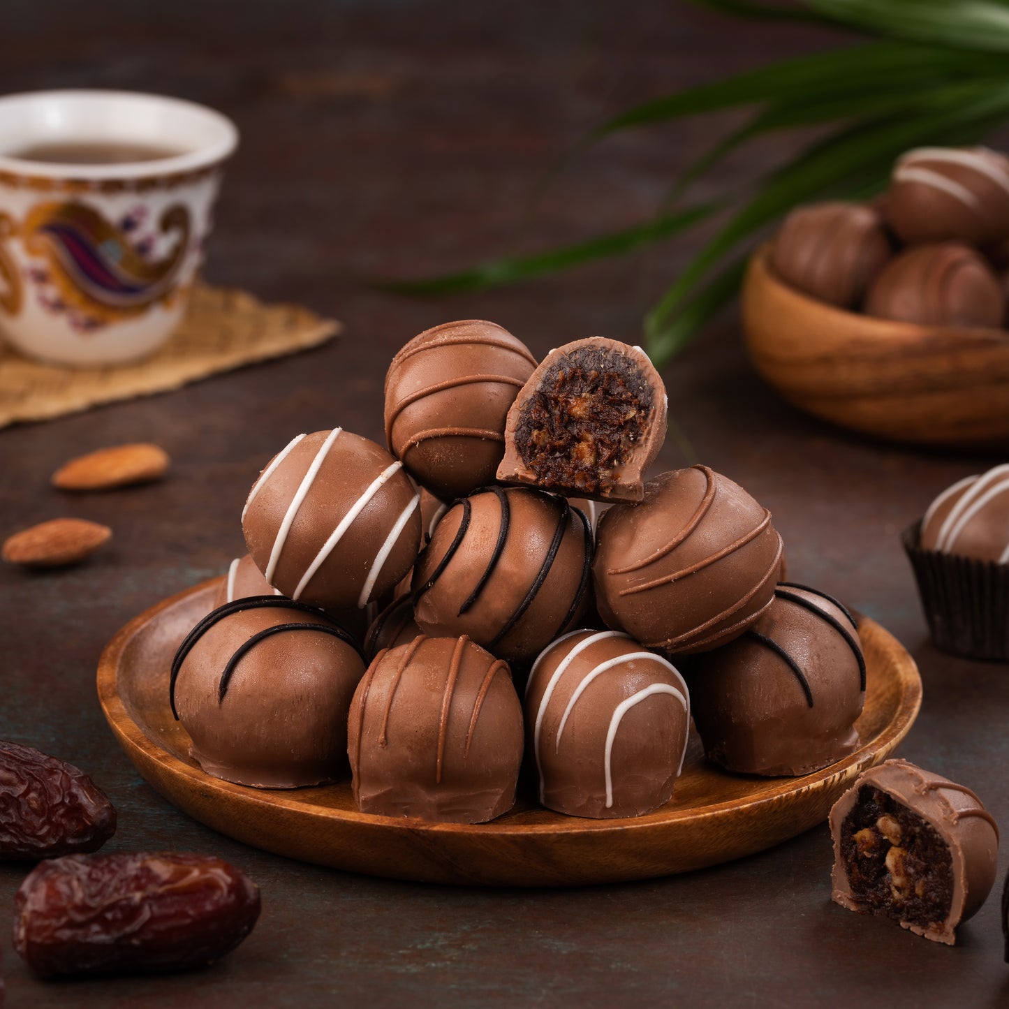 GetMyDates PREMIUM QUALITY ALMOND DATES TRUFFLES CHOCOLATE-Premium Arabian Gift Box Truffles